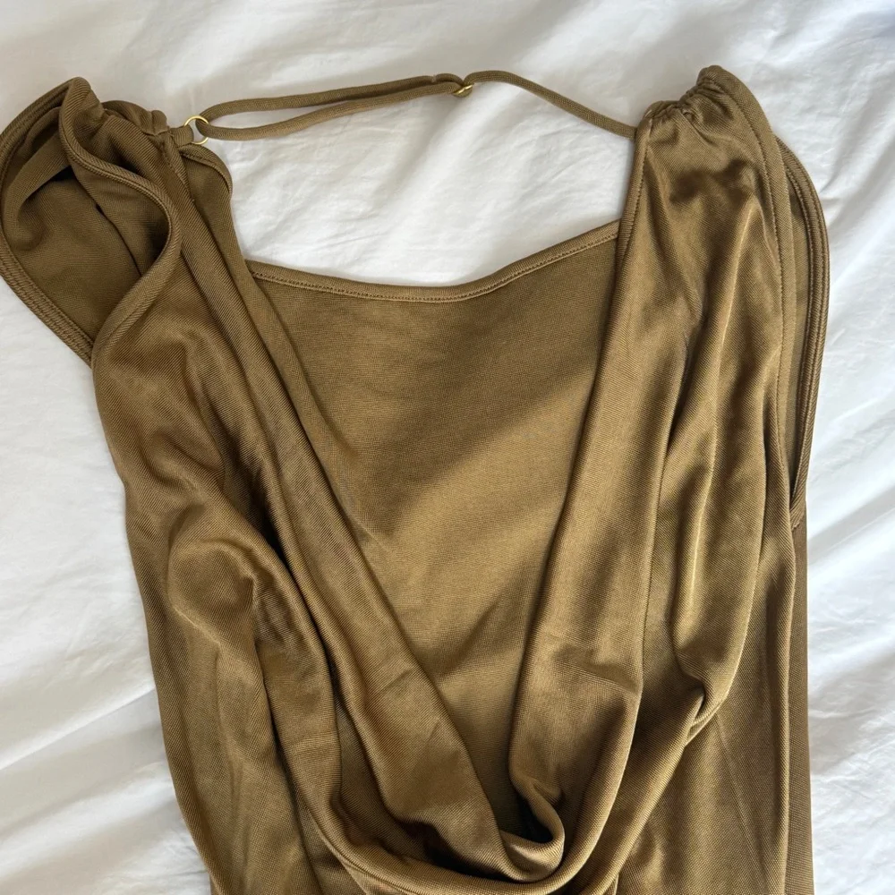 Asta resort chloe dress in gold size Medium! Seen on alix Earle - Picture 10 of 12